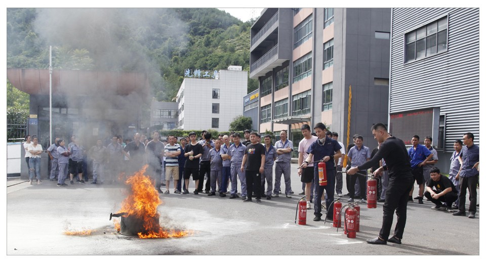 浙江和记娱乐烈日下的应急消防演练1.jpg